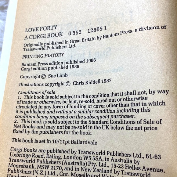 SUE LIMB LOVE FORTY - MEMOIR VINTAGE BRITISH PAPERBACK 1981 EUC - Picture 5 of 5